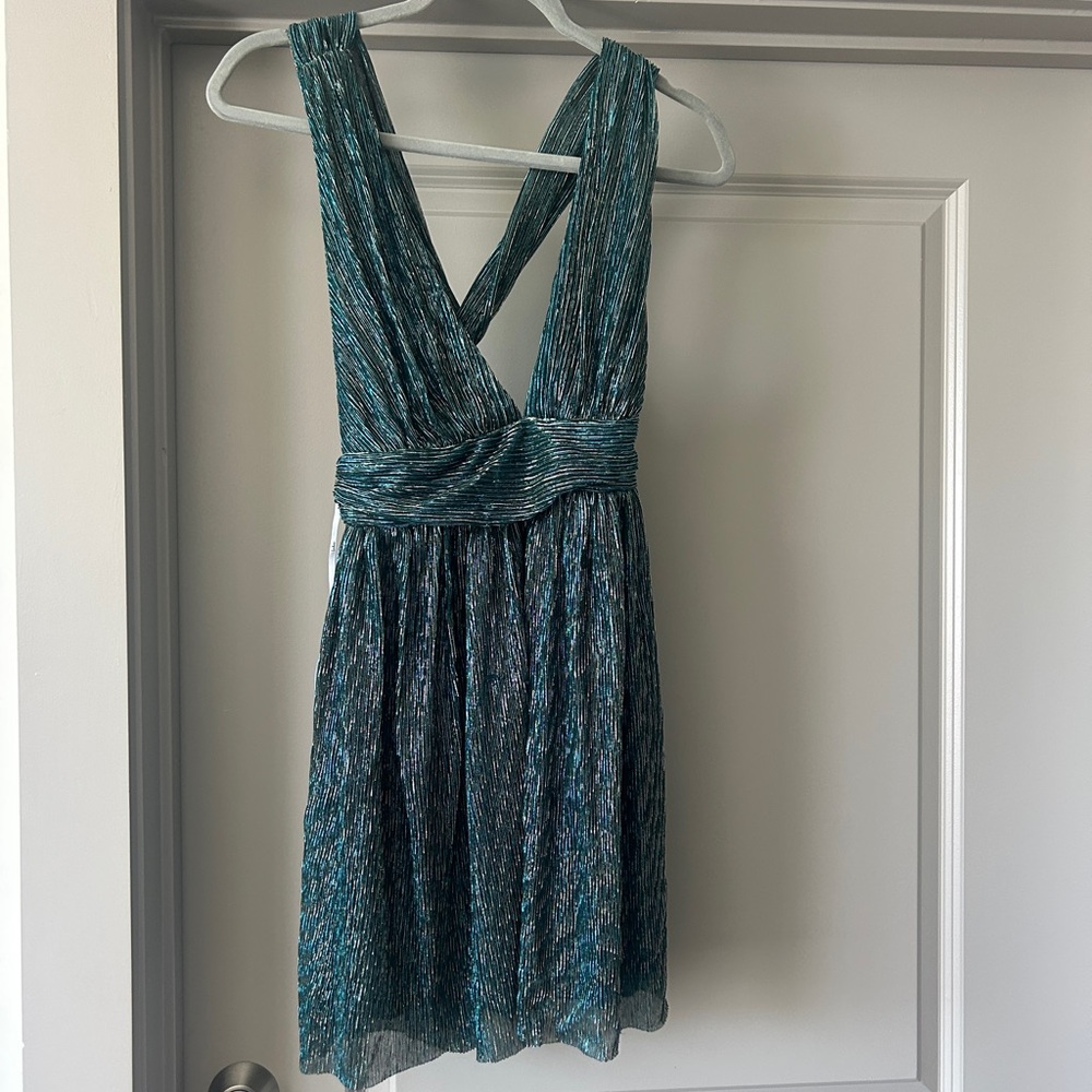 Lulus cocktail dress! Never worn. Size S!
